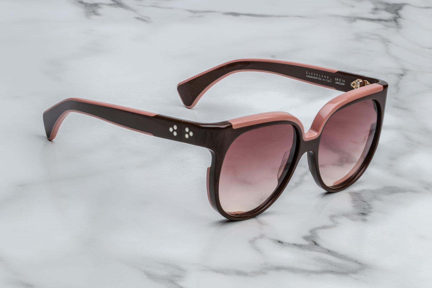 Side view Jacques Marie Mage Cleveland “Bella” – limited‑edition, handcrafted in Japan. Burgundy 7 mm cured cellulose acetate frames with double‑laminated temples, ‘80s‑inspired luster & gradient lenses