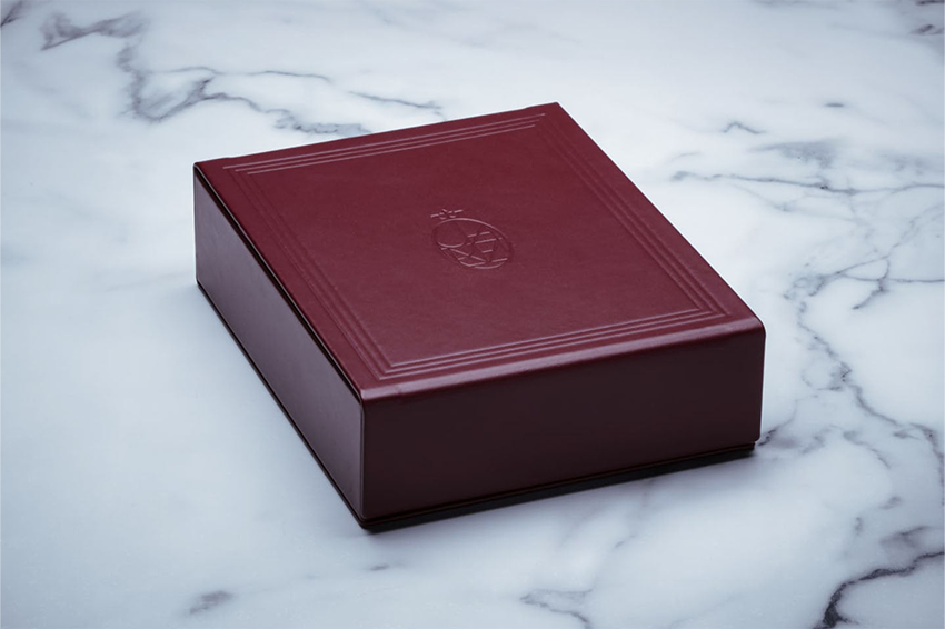 top view of the Jacques Marie Mage Large Collector’s Tray showcasing its polished surface and spacious design, available at WINK Optometrists.