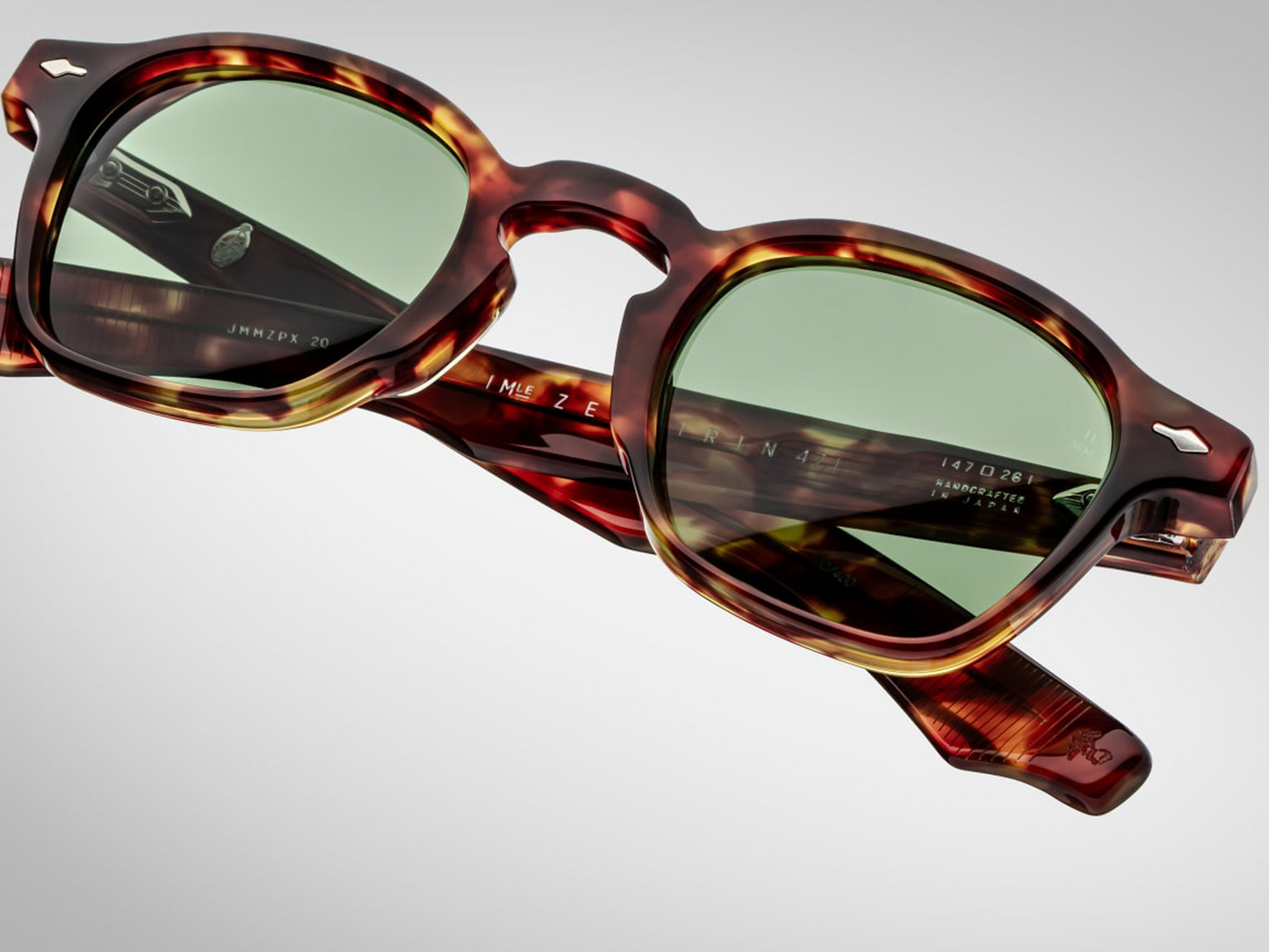 Lens detail of Zephirin Baltic: dark green CR39 lens with anti‑reflective coating, sharp edge fusion with frame, minimal glare, clarity emphasising UV‑400 protection