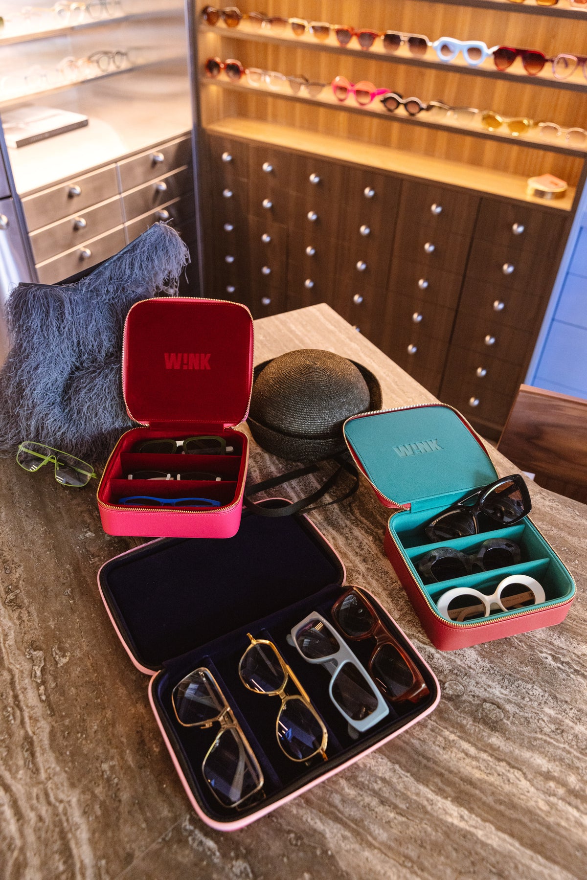 Wink Travel Case | 4 slot | Burgundy : Navy