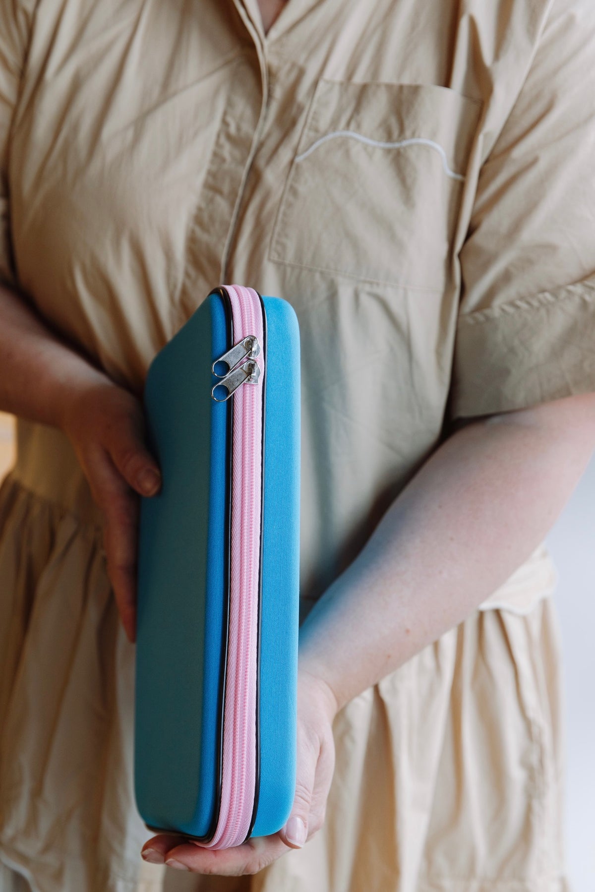 Wink Travel Case | 4 slot | Teal : Pink