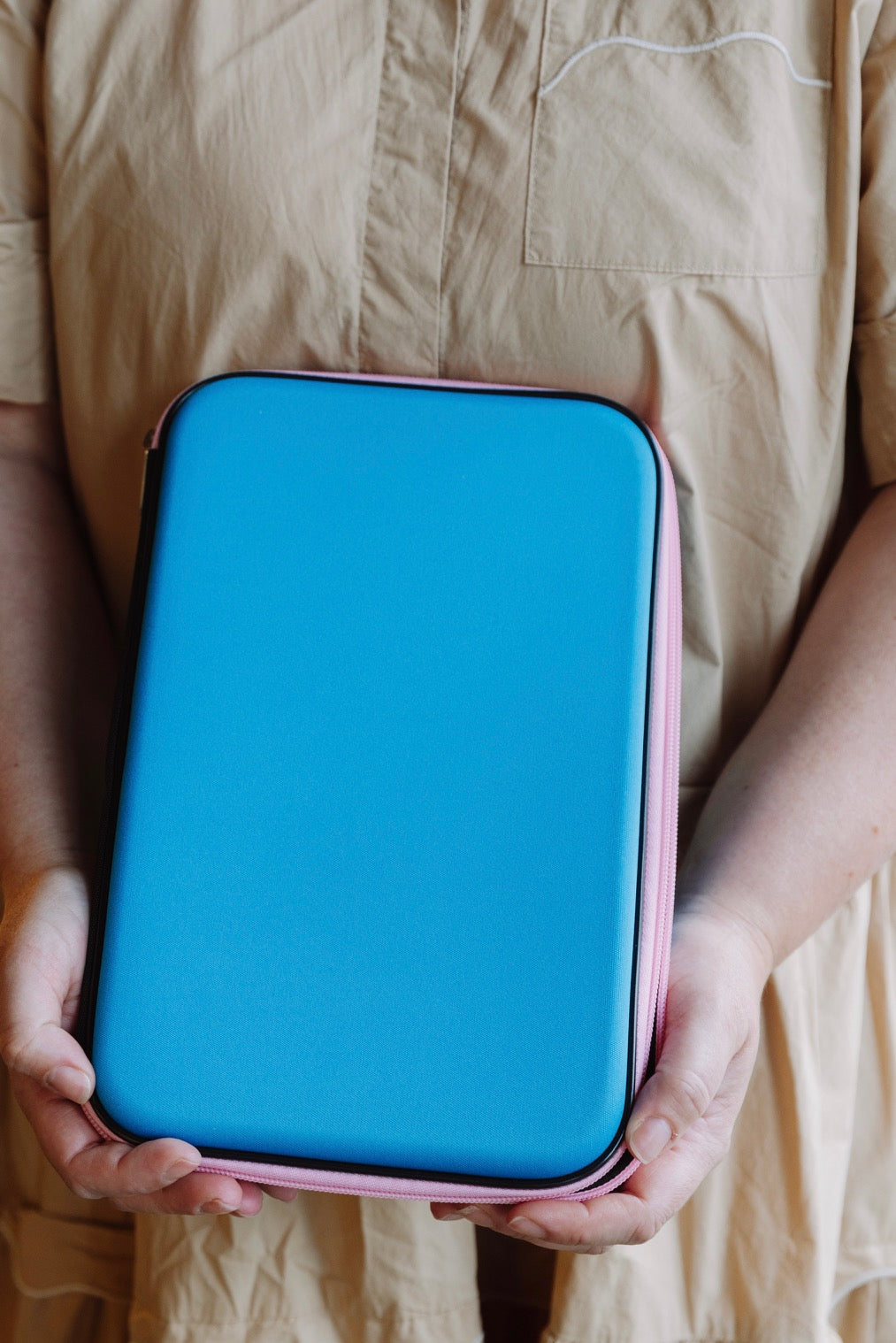Wink Travel Case | 4 slot | Teal : Pink