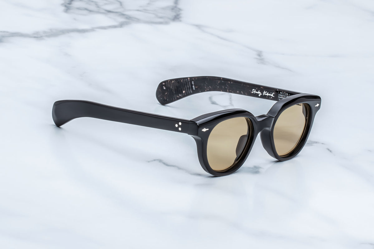  Full profile view of the Jacques Marie Mage 1948 Willow frame. Shows the sculptural 10mm thick acetate construction transitioning into chunky temples, exposing the custom engraved metal wirecore through the semi-translucent green acetate.