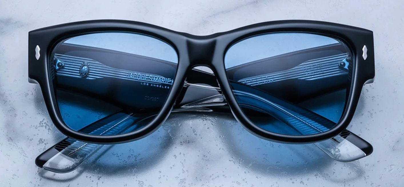 Sure, you like lots of things. But if you’re like Sylvia (played by Italian actress Anita Ekberg) in Federico Fellini’s La Dolce Vita (1960), even the subtle glamour of these voluminous spectacles will be outdone by the three things you like most: “love, love and love.”
Limited batch production of&nbsp;250 pieces. Handcrafted in Japan. Size 55/18