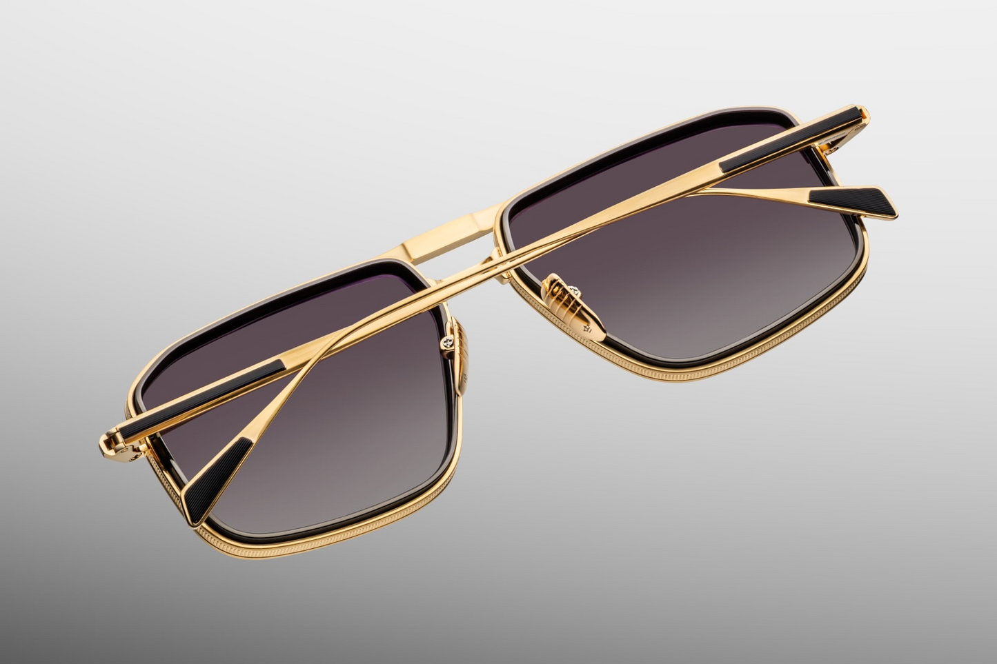 Top-down view of Jacques Marie Mage Earl CIA highlighting medium-fit 149 mm frame width, sleek navigator silhouette, slim temples, and precise upper eyelid coverage