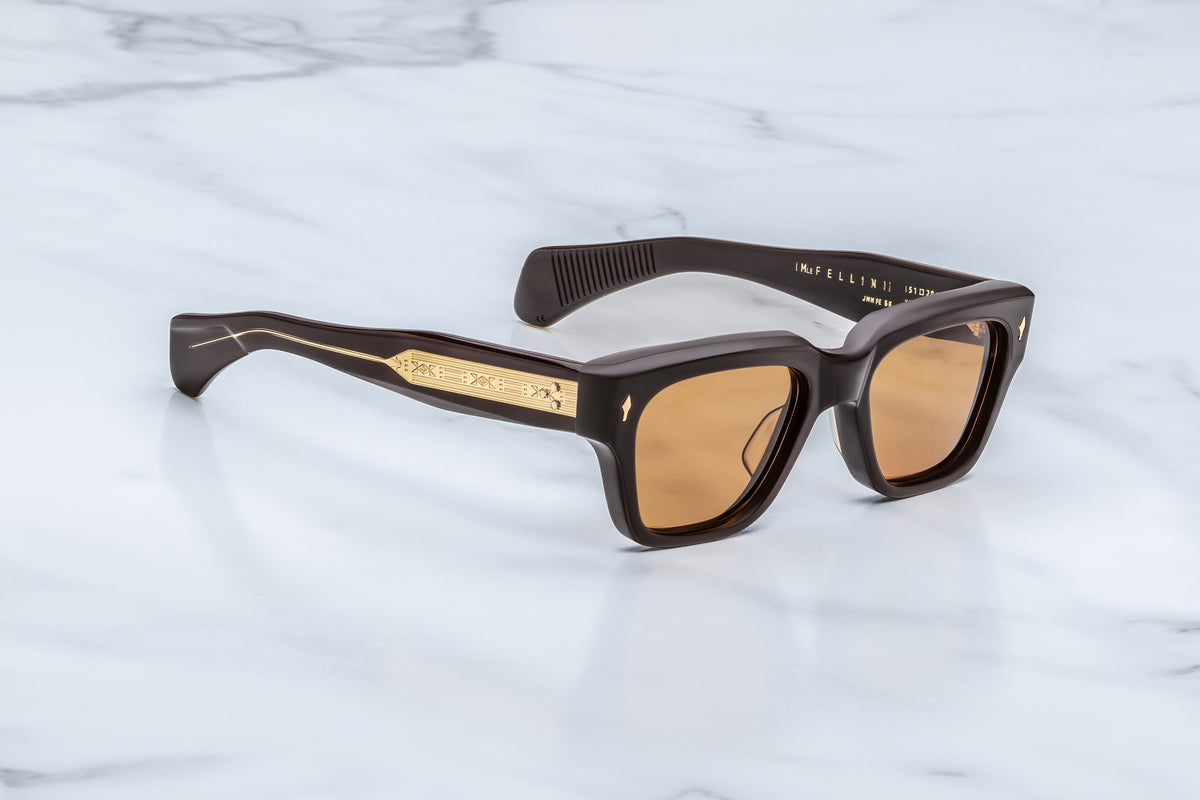 Fellini | Walnut