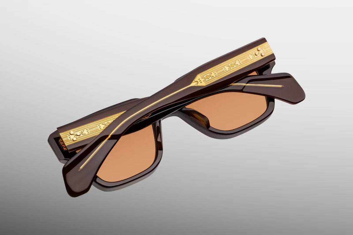 Fellini | Walnut