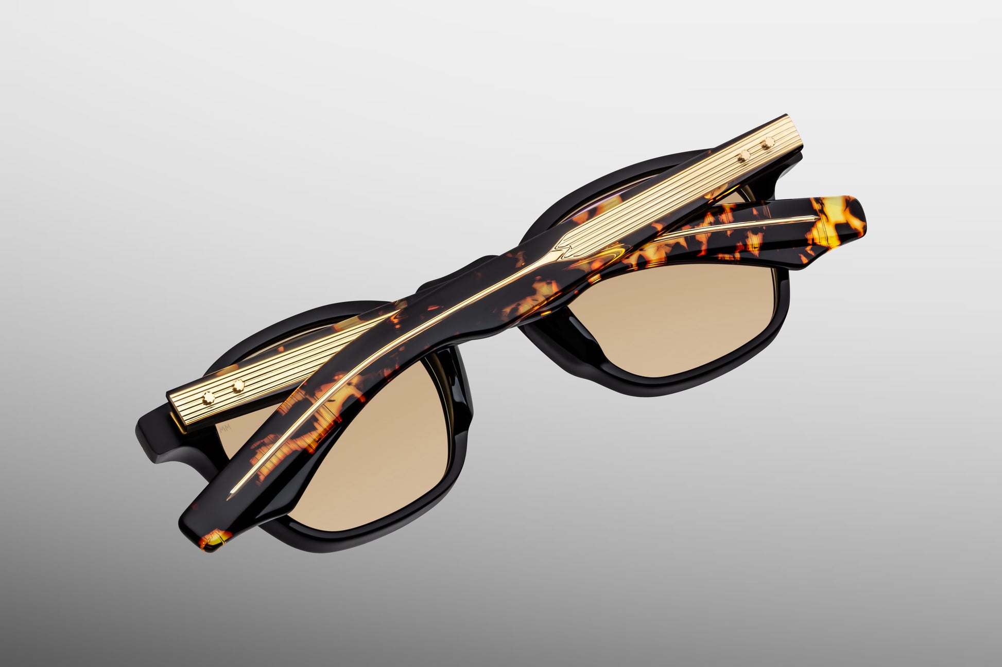 Close-up back view of Jacques Marie Mage Zephirin Tavern sunglasses showing inner temple engraving and exposed wire core
Rear detail of JMM Zephirin Tavern frame revealing handcrafted acetate interior and limited edition markings